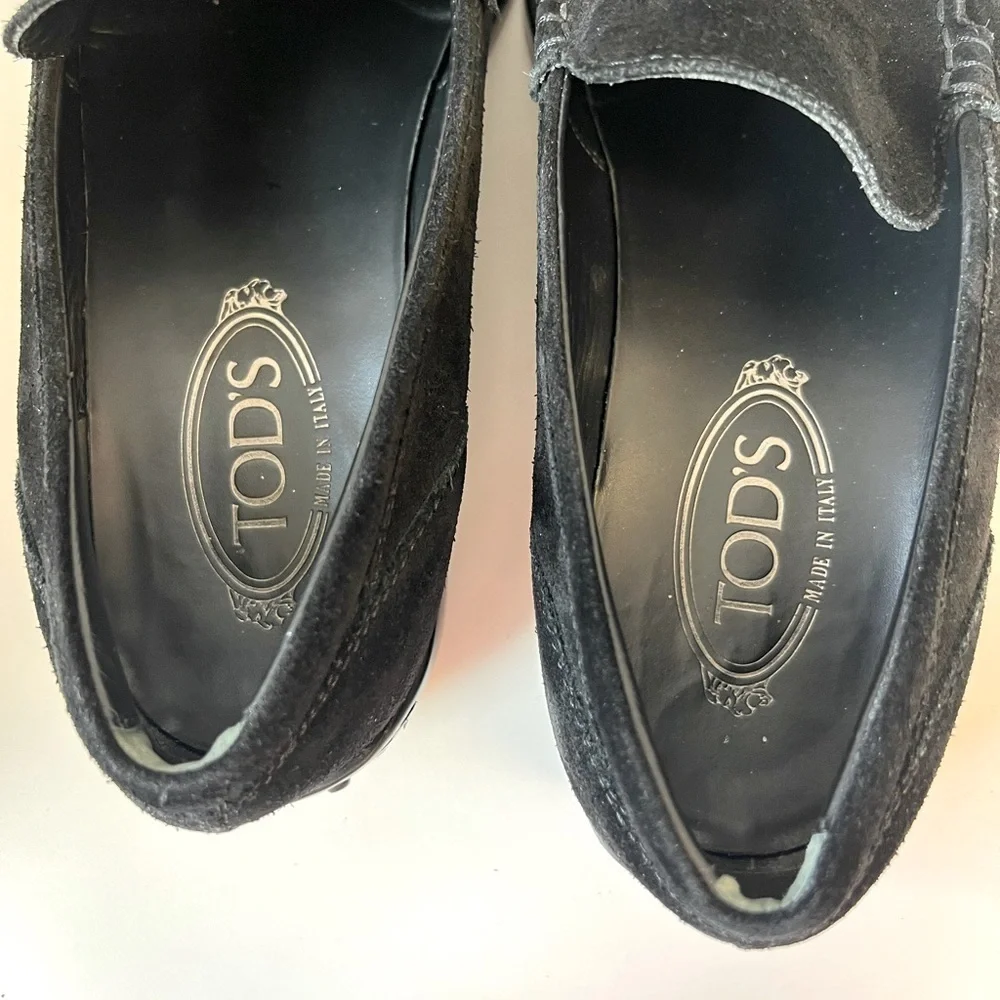 Tod’s Men’s Suede Loafer. Excellent Condition. Size 7.5